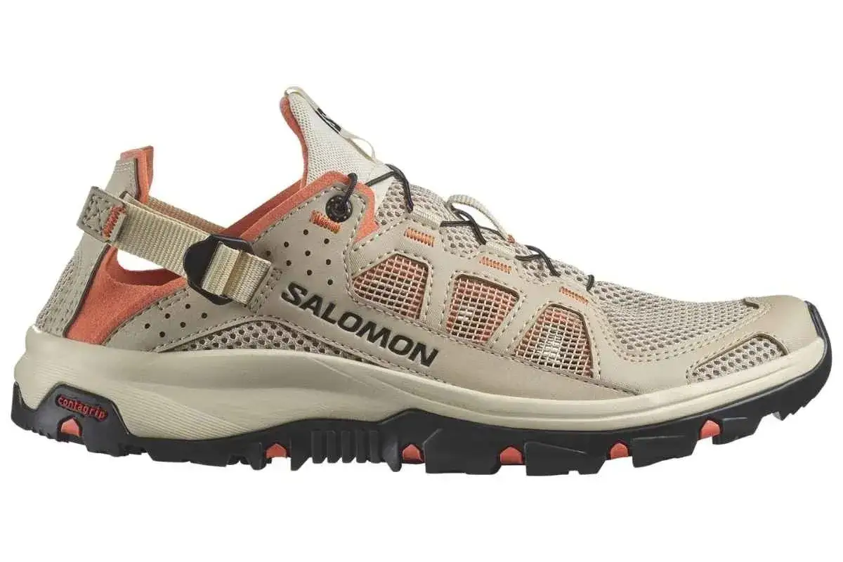Salomon Techamphibian 5 sandal-shoe in beige and orange, perfect for amphibious adventures.